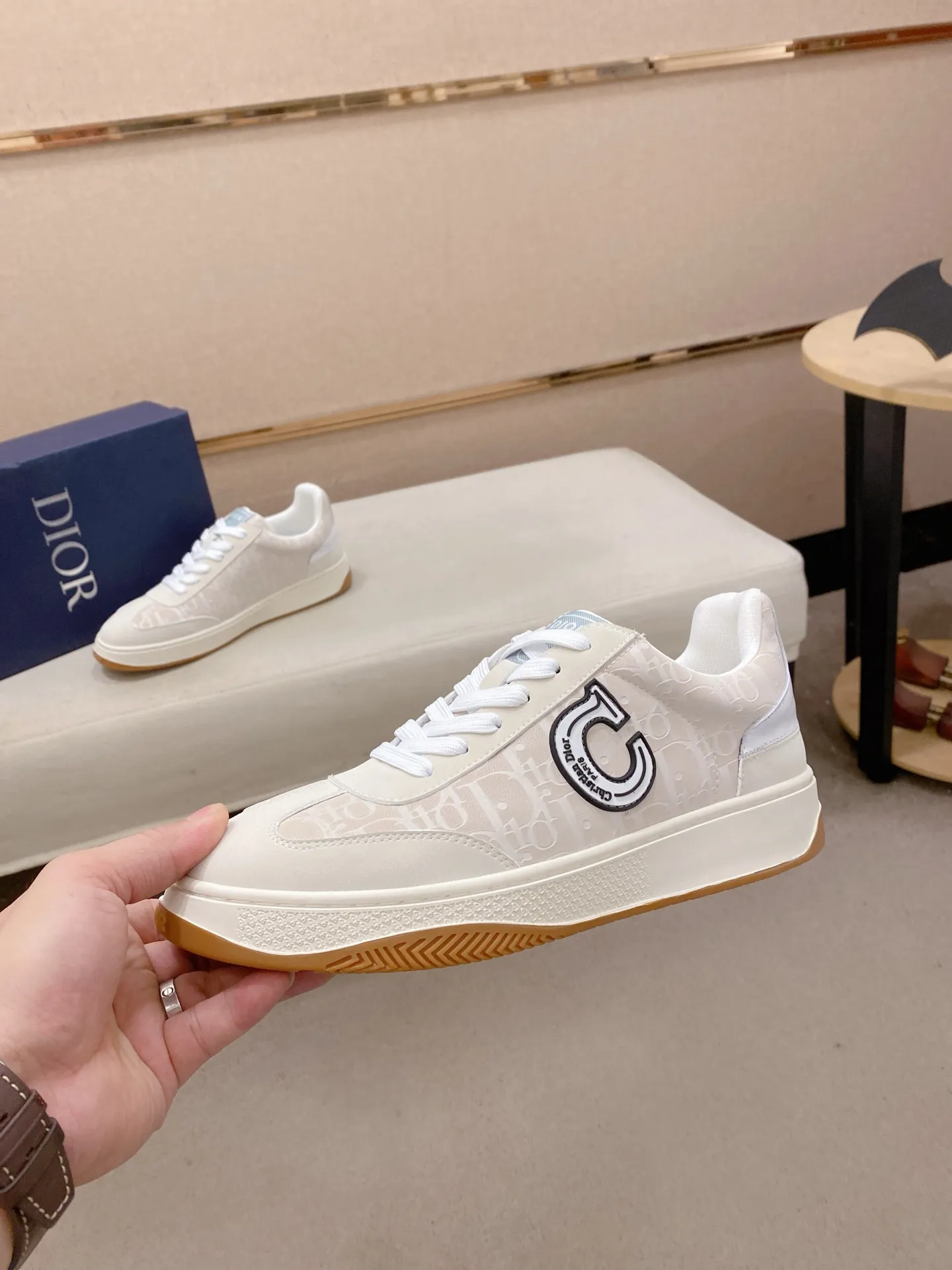 Men's shoes 💰: 400💰 [Dior·Dior] New casual sports style men's shoes, new spring and summer design, perfect workmanship, lace-up lazy style to create wardrobe quality, upper: imported cowhide, sheepskin lining is soft and comfortable, ultra-light TPU wear-resistant outsole, simple, versatile fashion men's shoes, excellent color code number 38--44. (Can be customized for 45 non-refundable)
